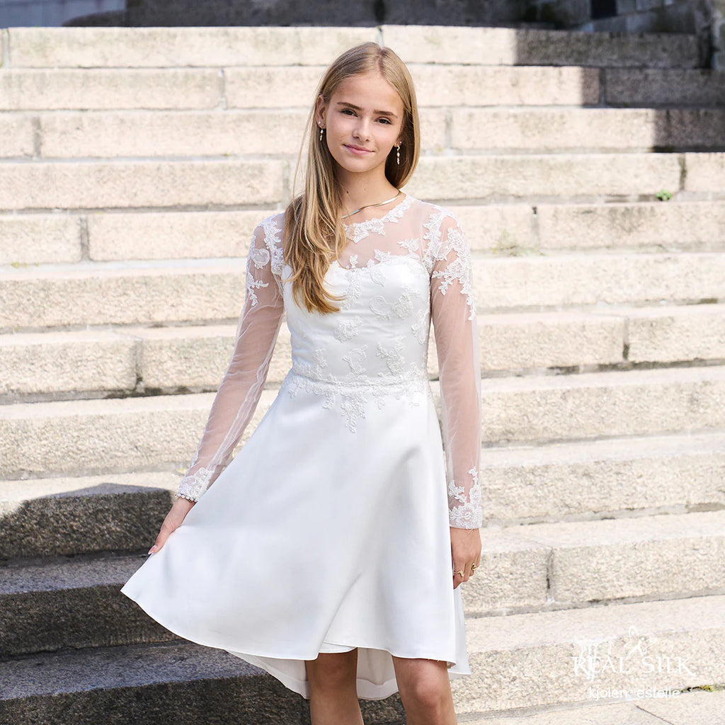 Estelle konfirmationskjolen